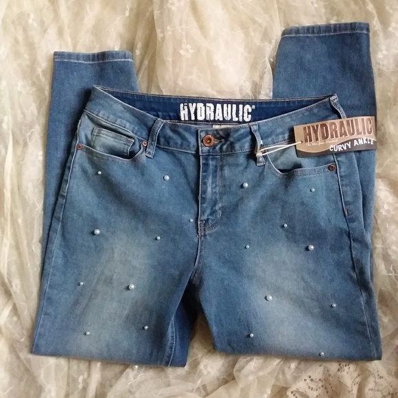 Hydraulic Denim - Hydraulic curvy ankle jeans w/pearls